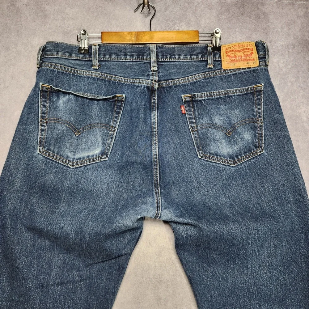 Levis 505 Regular Fit Jeans Mens 42x30 Medium Wash Blue Straight Leg‎ Pants